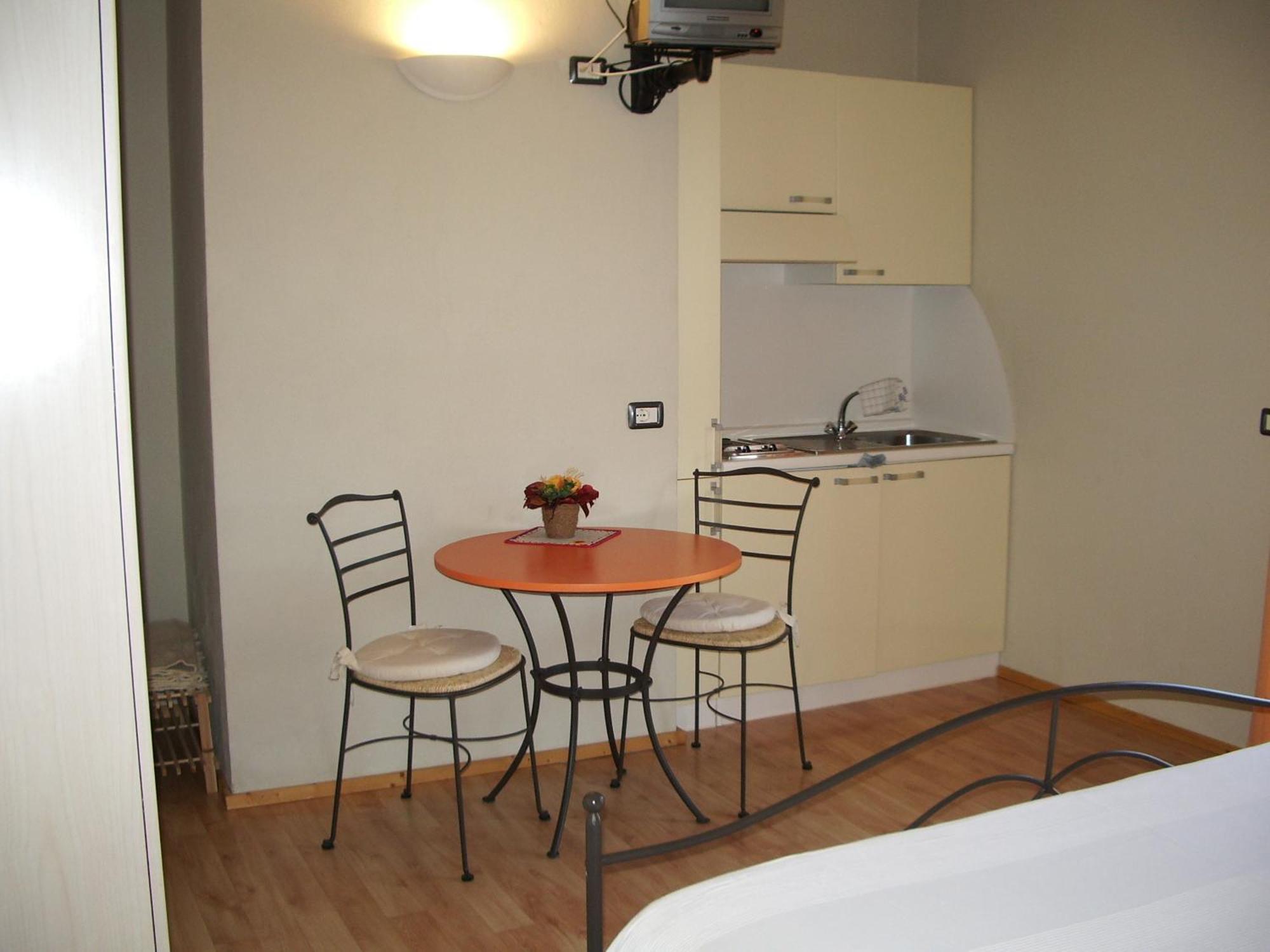 Agriturismo Fano'S Farm Suno 部屋 写真