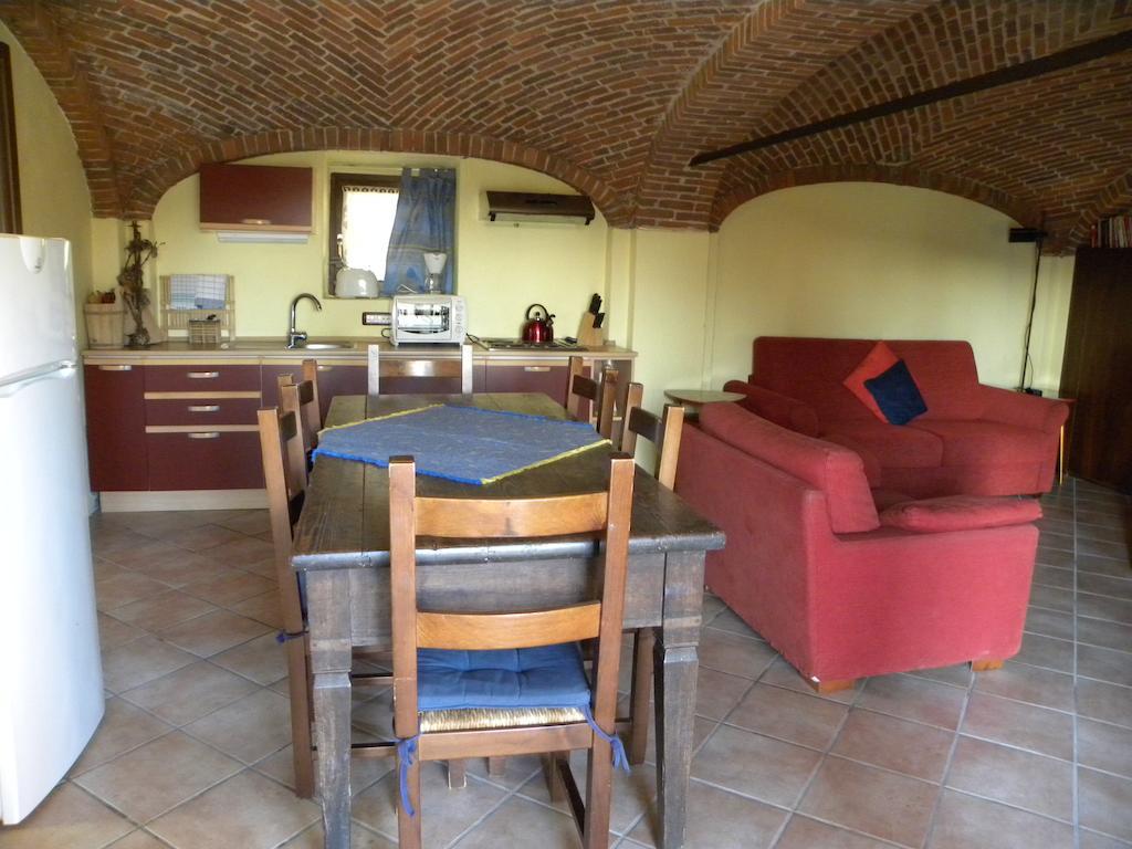 Agriturismo Fano'S Farm Suno 部屋 写真