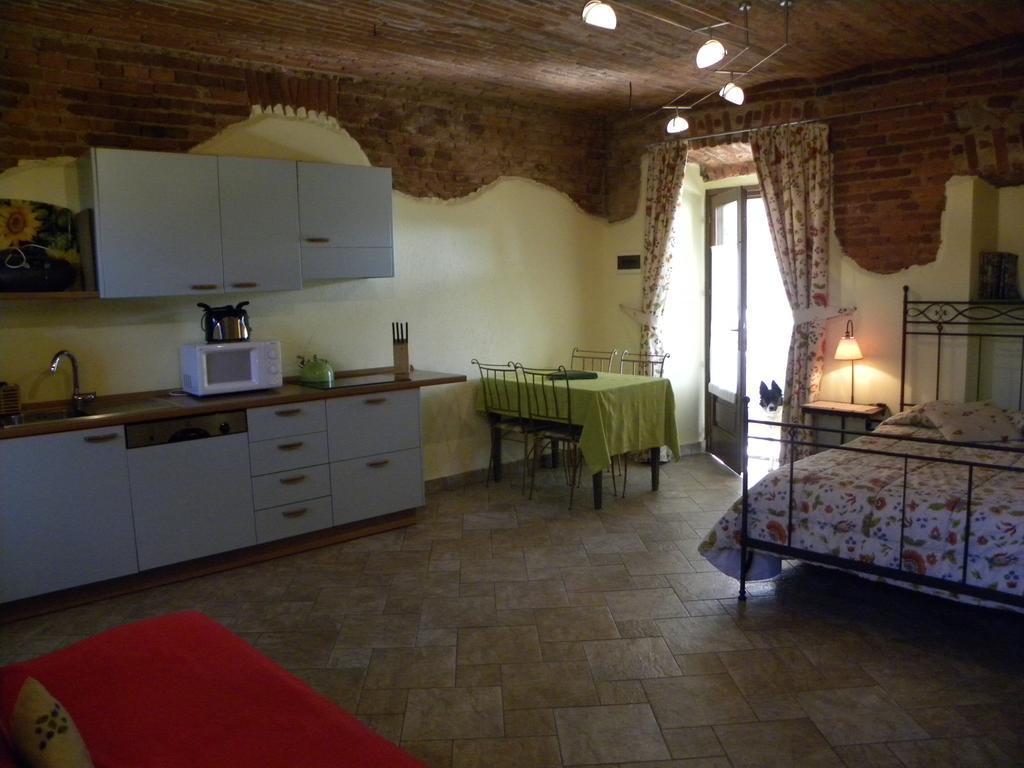 Agriturismo Fano'S Farm Suno 部屋 写真