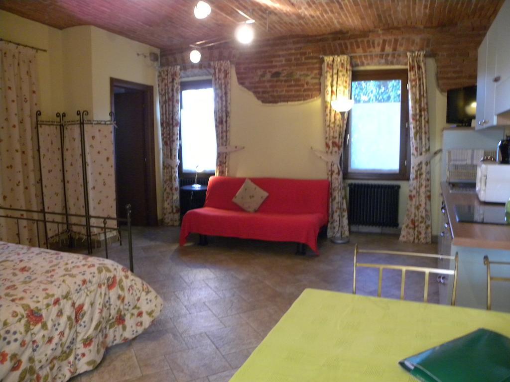 Agriturismo Fano'S Farm Suno 部屋 写真