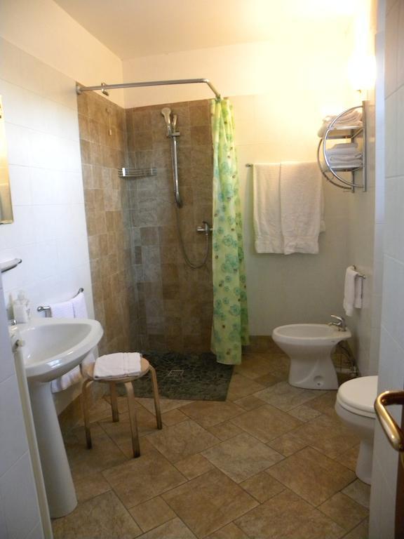 Agriturismo Fano'S Farm Suno 部屋 写真