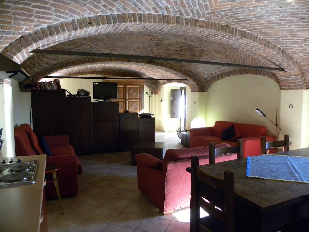 Agriturismo Fano'S Farm Suno 部屋 写真