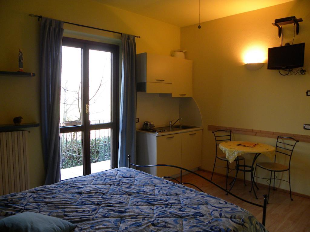 Agriturismo Fano'S Farm Suno 部屋 写真
