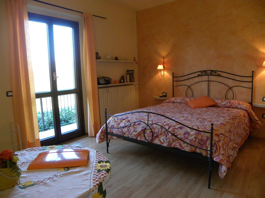Agriturismo Fano'S Farm Suno 部屋 写真