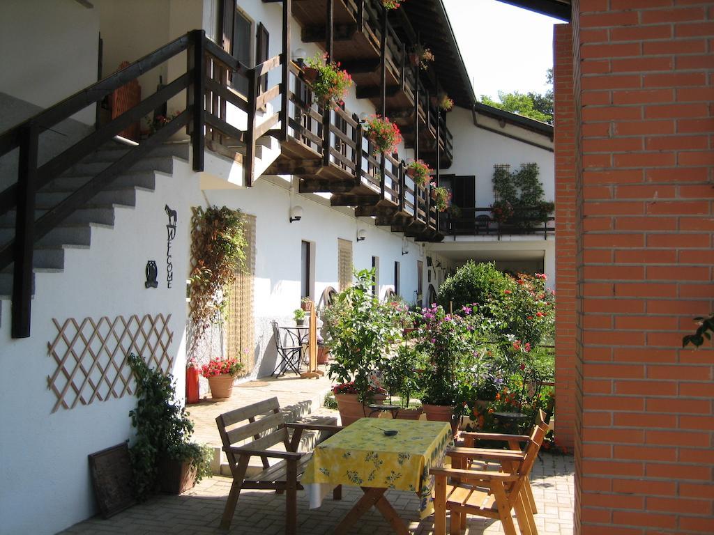 Agriturismo Fano'S Farm Suno エクステリア 写真